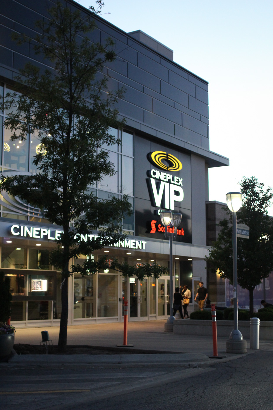 date night at shops at don mills (6 of 9)